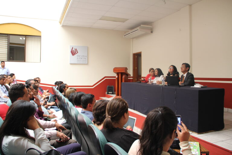 Imparte TSJE seminario de oralidad mercantil a organismo de abogados