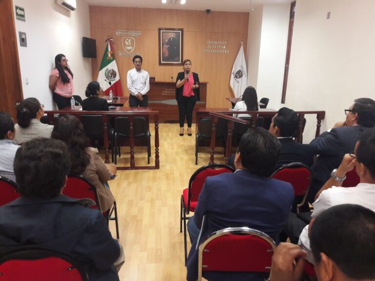 Realiza el TSJE simulación de juicio oral a licenciados en derecho