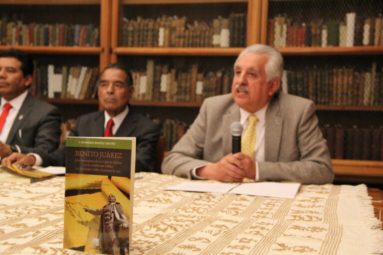 Bolaños Cacho presenta libro de Benítez Treviño