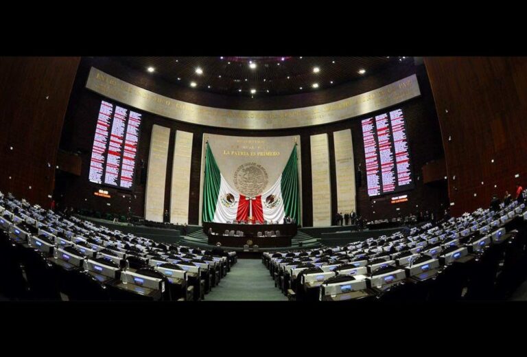 AL MARGEN || Claudia Sheimbaum va por la eliminación de la reelección legislativa… ¿Cómo un rasgo democrático o como una regresión al régimen hegemónico? 