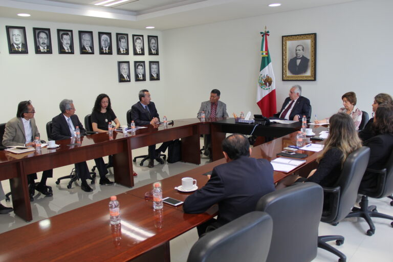 Destaca Embajada de EU avances de Oaxaca en justicia adversarial