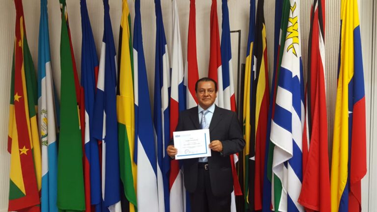 Magistrado Carmona Castillo asiste a curso de capacitación