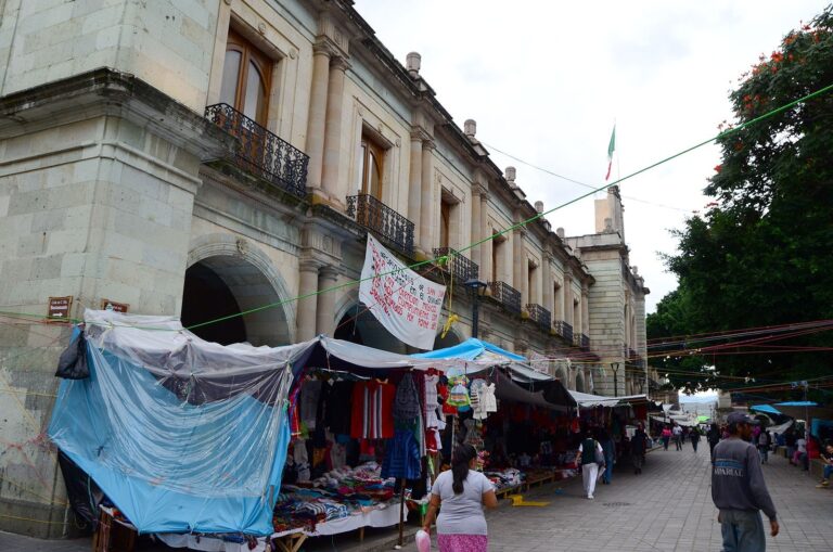 Oaxaca ideal y real