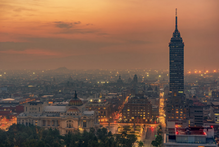 México: nombre excluyente