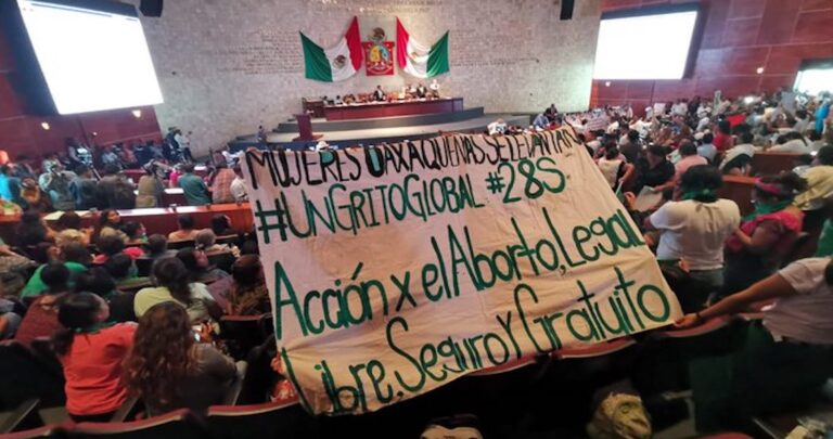 Diez mil abortos al año