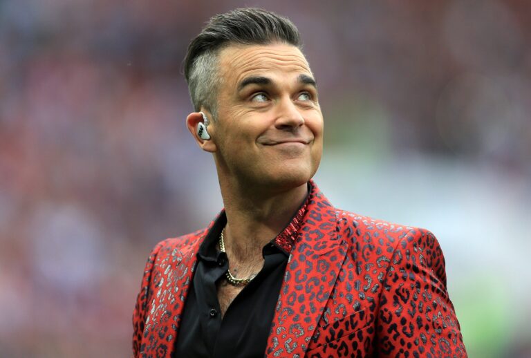 El chico malo del pop y su innecesario pero sorprendente álbum navideño