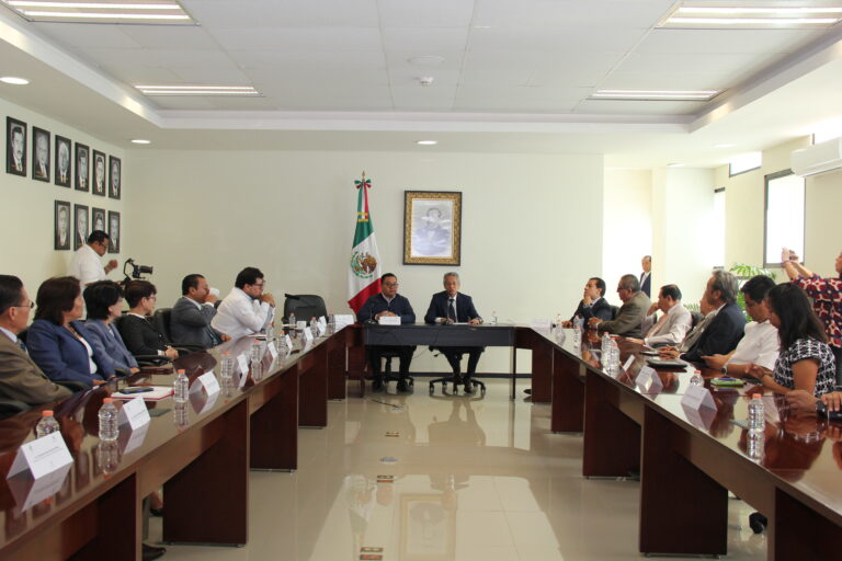 Administración de justicia con visión pluralista y garante de los DH