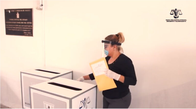 Depositan abogados demandas en buzón instalado por el Poder Judicial