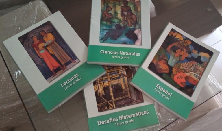 Mordaza a autores de libros