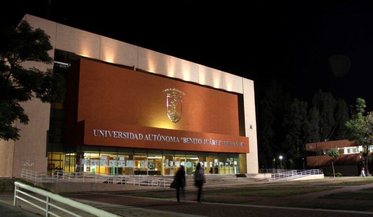 En la UABJO se preparan para vivir ‘la noche de los cuchillos largos’