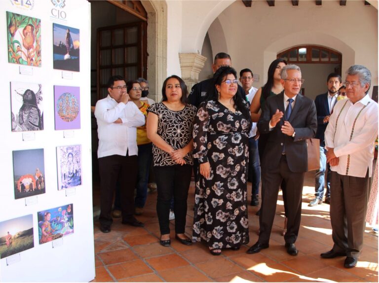 Alberga palacio municipal de Oaxaca de Juárez exposición del PJEO sobre derechos humanos