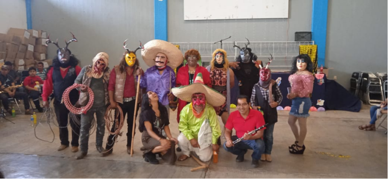 En el rincón de Dios sobreviven “los viejos”