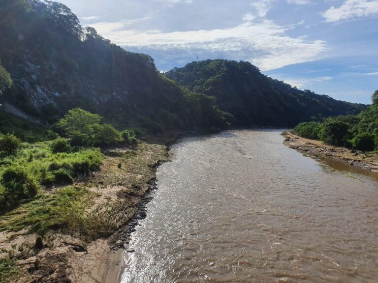 El río la Arena de Pinotepa Nacional tiene esperanza: CNDH emite recomendación para su rescate.