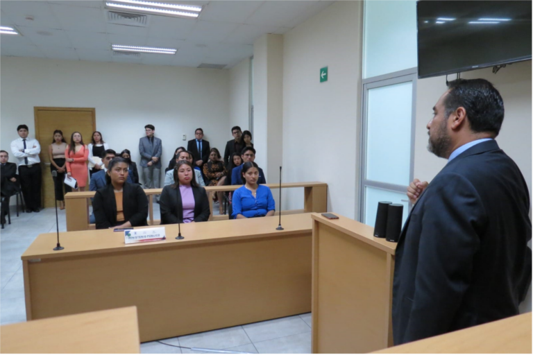 Visitan estudiantes universitarios la sede del Poder Judicial 