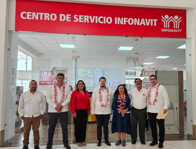 Inaugura Infonavit centro de servicio en Salina Cruz