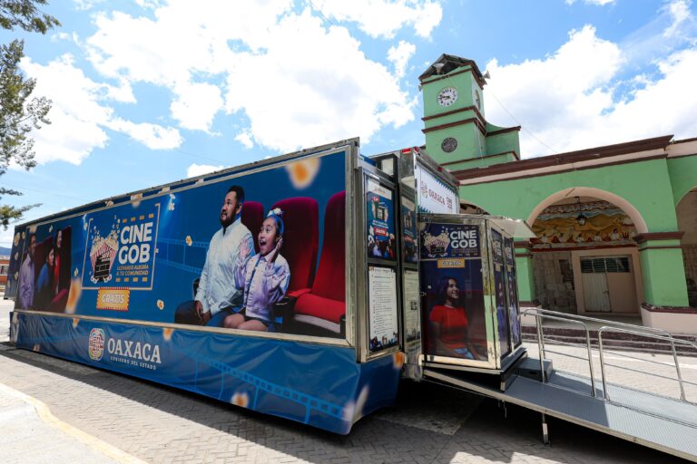 Lleva Cine Gob la magia del séptimo arte a Santo Domingo Yanhuitlán