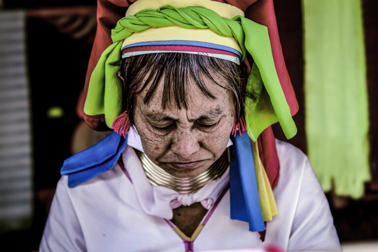 En busca de la Padaung