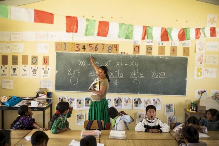Niño indígena me´phaa obliga al estado de Guerrero a crear una subsecretaría de Educación Indígena