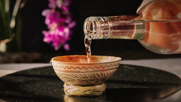 La moda mezcal: racismo, clasismo y otros complejos