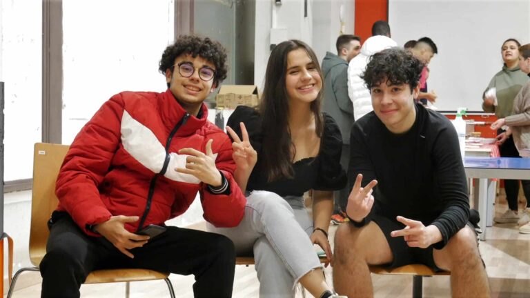 DICEN QUE… || Los jóvenes no se interesan por nada
