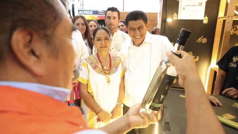 Sí al mezcal. No, a los libros