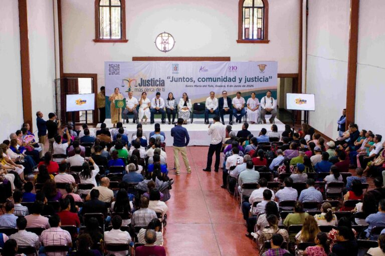 Poder Judicial lleva diálogo, orientación y atención a Santa María del Tule